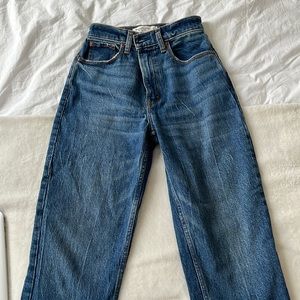 Abercrombie Curve Love 90s Ultra High Rise Straight Jeans